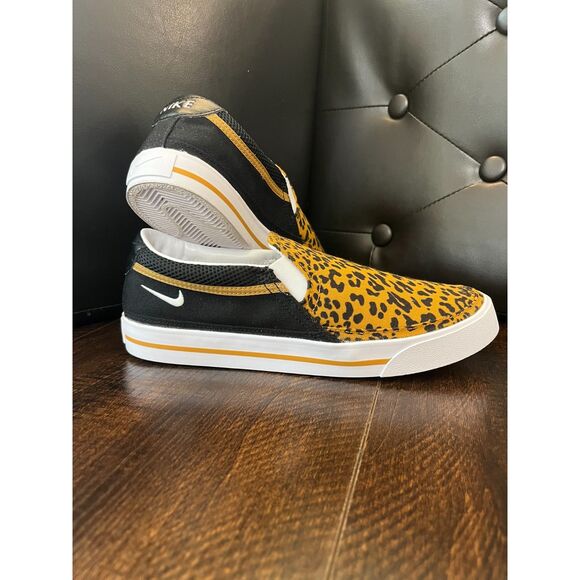 Nike Women's Court Legacy Slip-On Leopard Cheetah Print Size 8-Only Worn Once - Picture 1 of 7